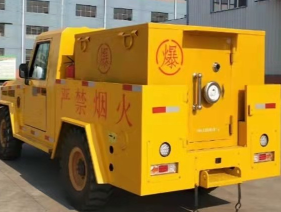 兴宁凯龙爆破器材运输车：保障爆破任务的安全运行